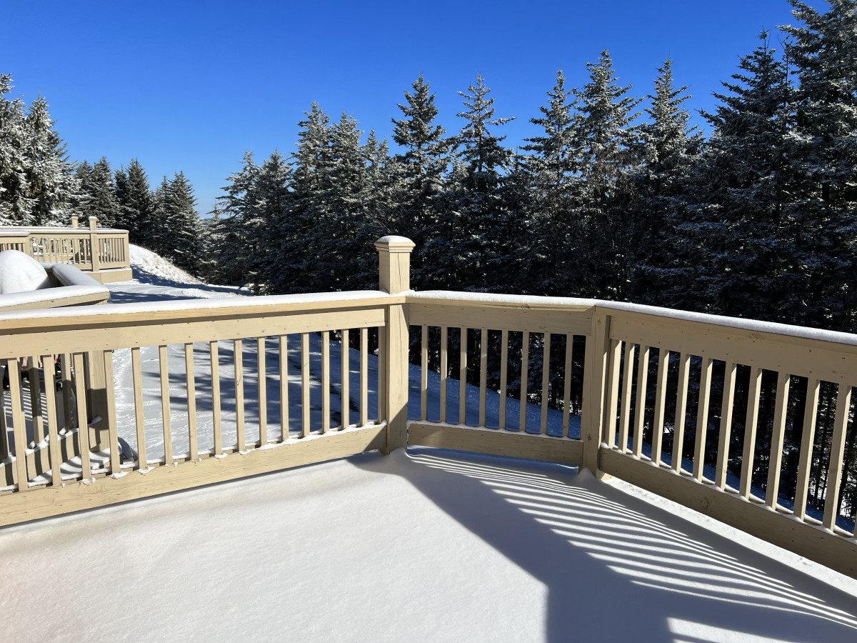 Large deck off of living room