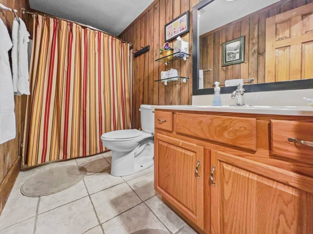 1st floor Full Bathroom