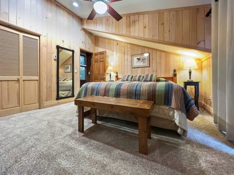Wabasso 8 Cozy Retreat Covered Parking Sleeps 8 WiFi