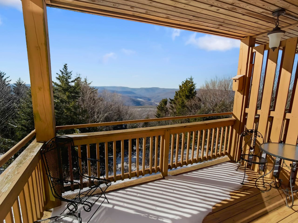 Summit 205C 3BR 2BA Across from Village WiFi Sleeps 10 Parking - Snowshoe