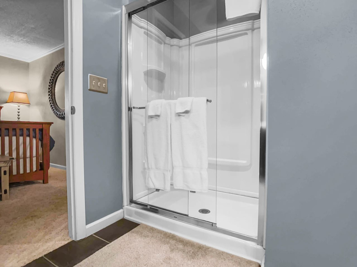 Summit 205C 3BR 2BA Across from Village WiFi Sleeps 10 Parking - Snowshoe