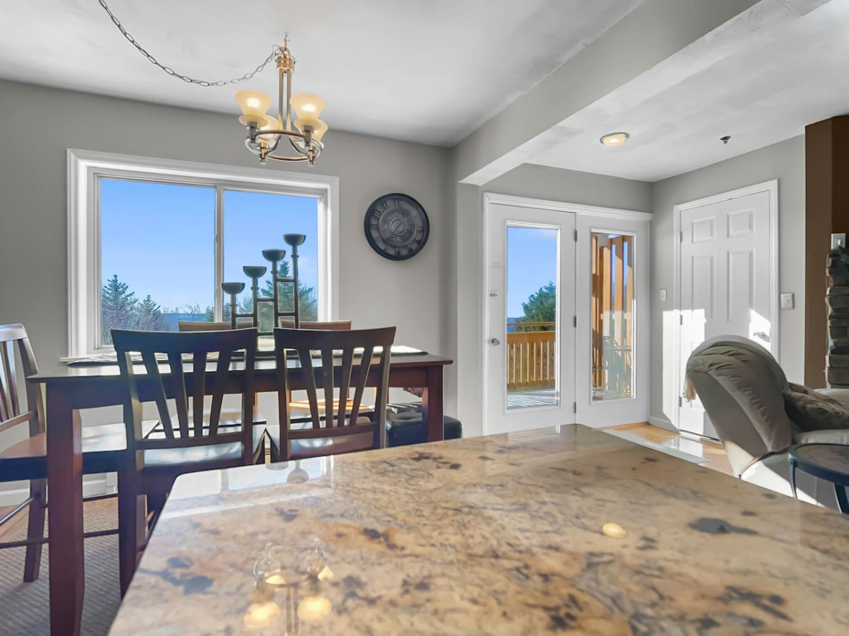 Summit 205C 3BR 2BA Across from Village WiFi Sleeps 10 Parking - Snowshoe