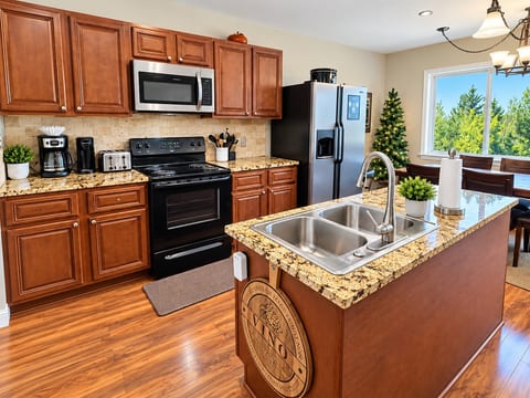 Fully-equipped kitchen