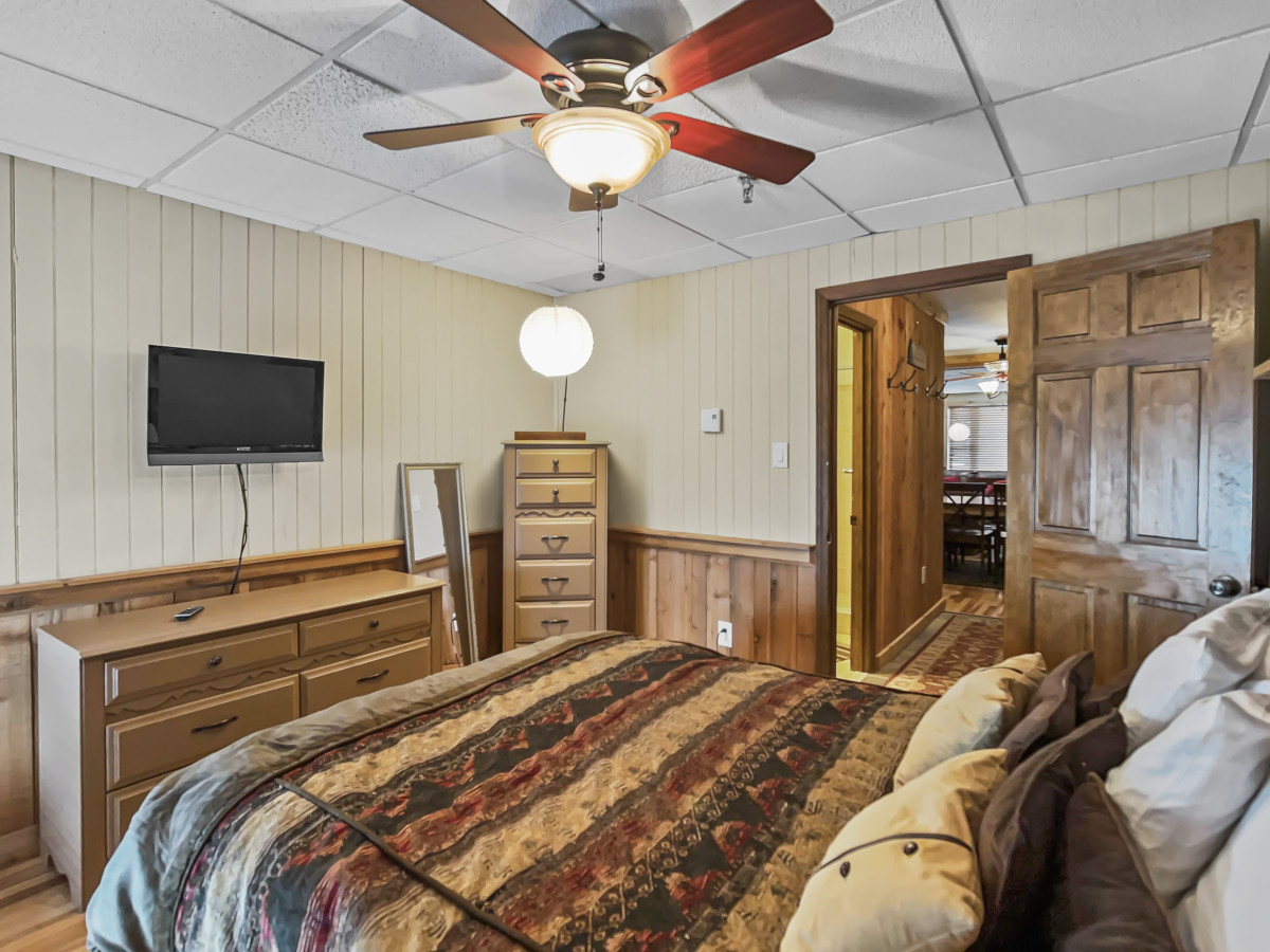 Flat screen TV and ceiling fan