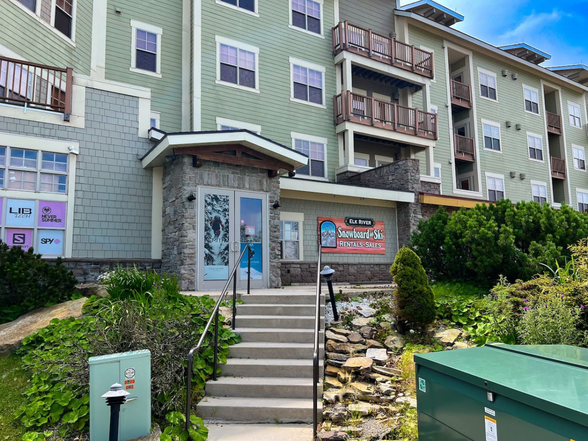 Rental shop is located in the building!