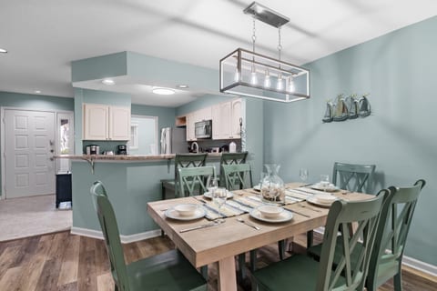 Our 1,200 SF unit has a great open floorplan which makes socializing a breeze from the kitchen and into the living area!