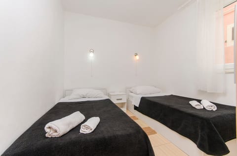 Apartment Seafront - Unit 376110-13