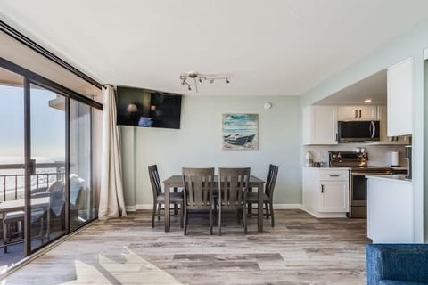 Beachfront-Panoramic Ocean Views-Newly Renovated