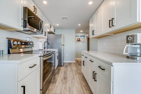 Beachfront-Panoramic Ocean Views-Newly Renovated