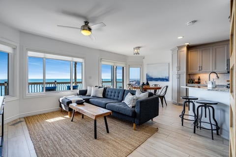 ON POINT: PELEE BEACH HOUSE