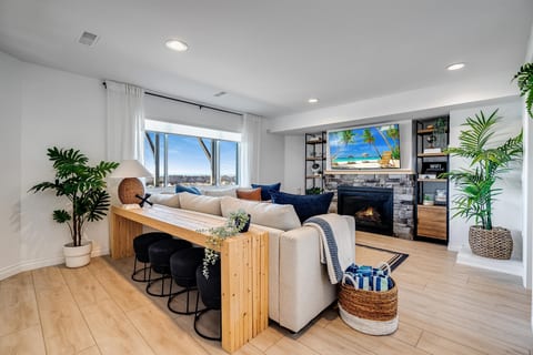ON POINT: PELEE BEACH HOUSE