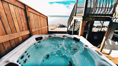 ON POINT: PELEE BEACH HOUSE