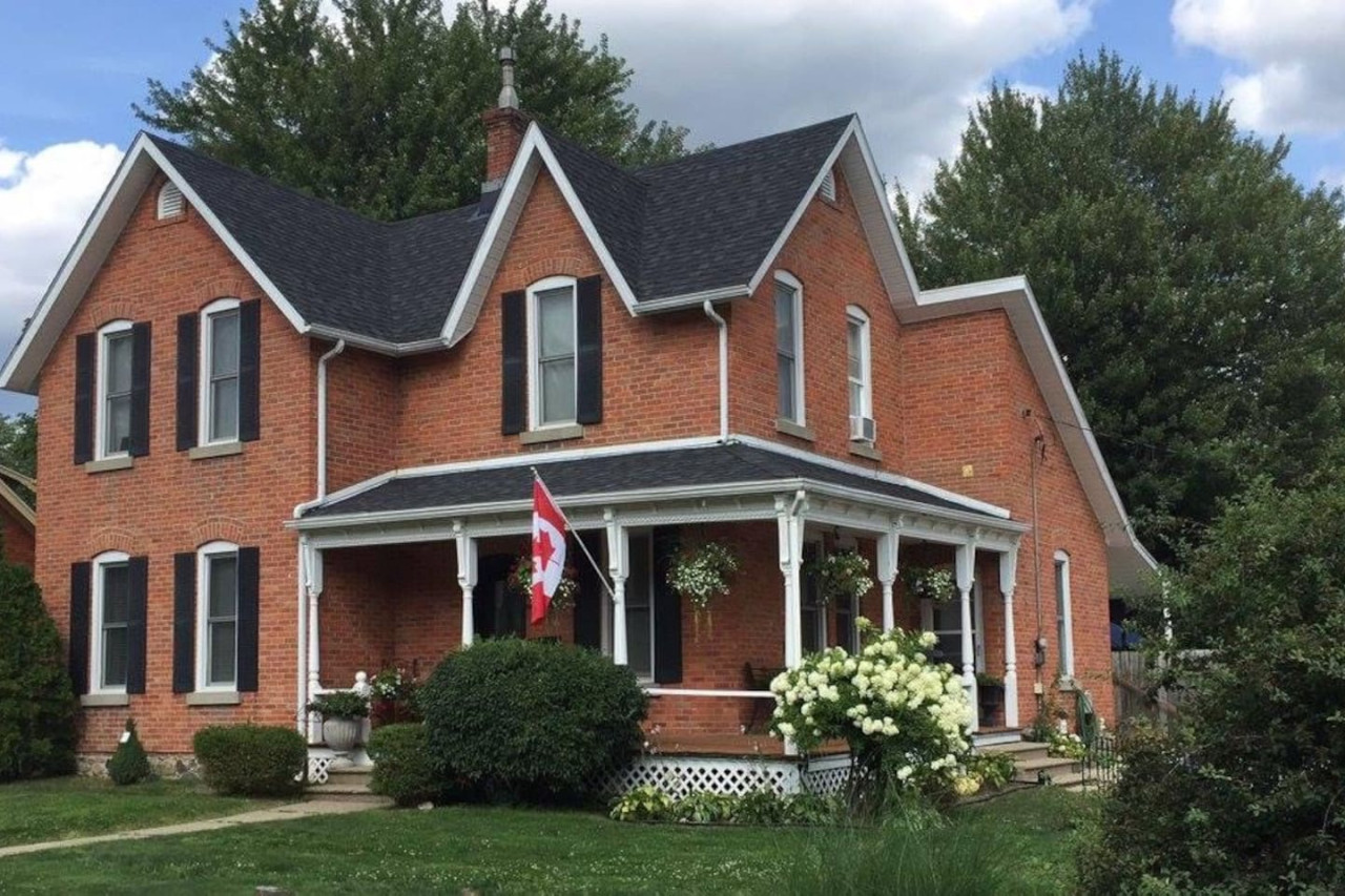 the-kingsville-house-with-salt-water-pool-open-may-1st/
