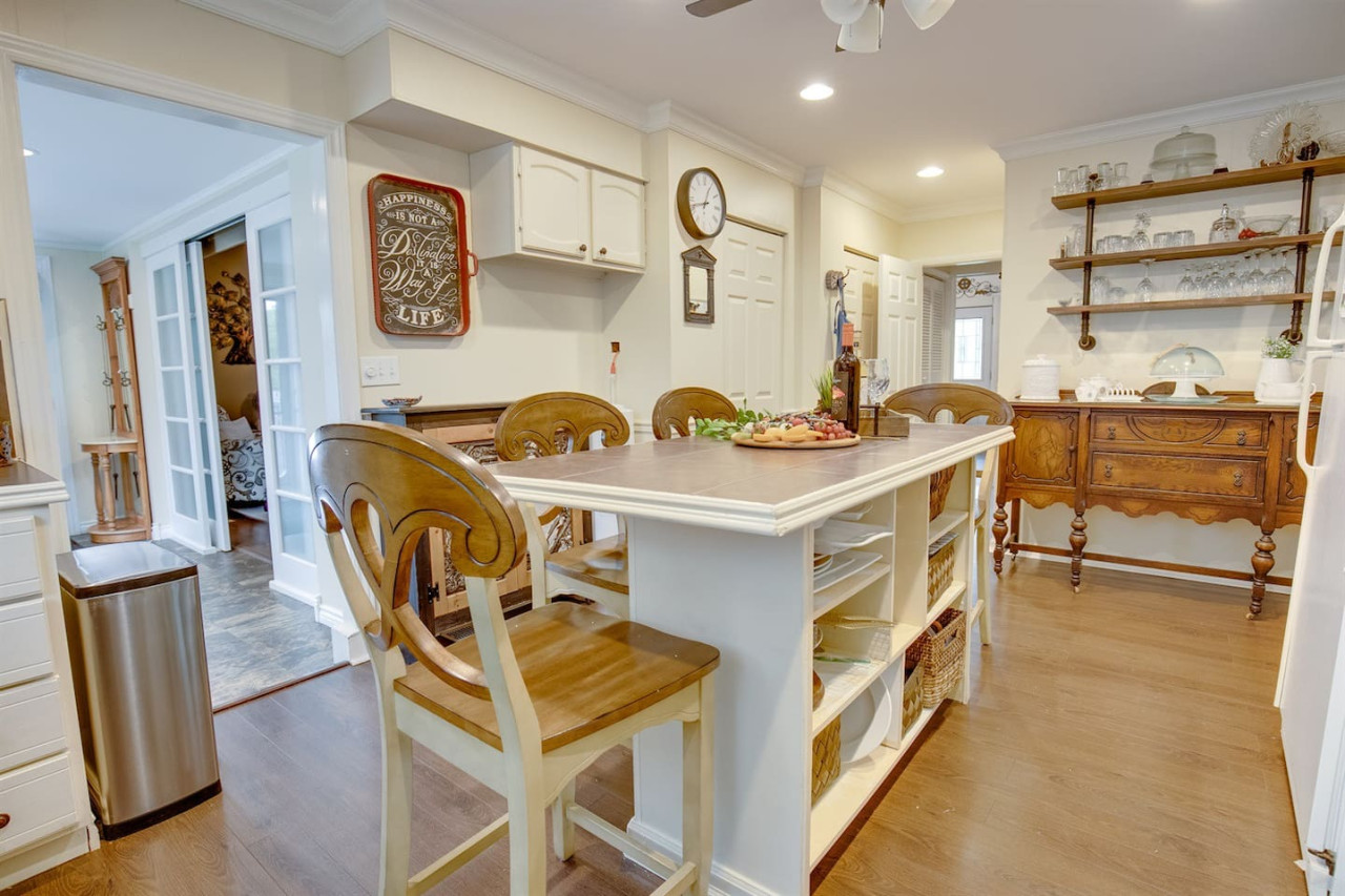 the-kingsville-house-with-salt-water-pool-open-may-1st/