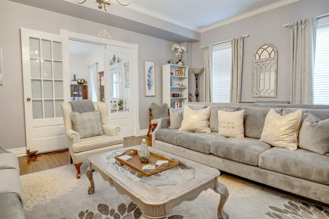 the-kingsville-house-with-salt-water-pool-open-may-1st/