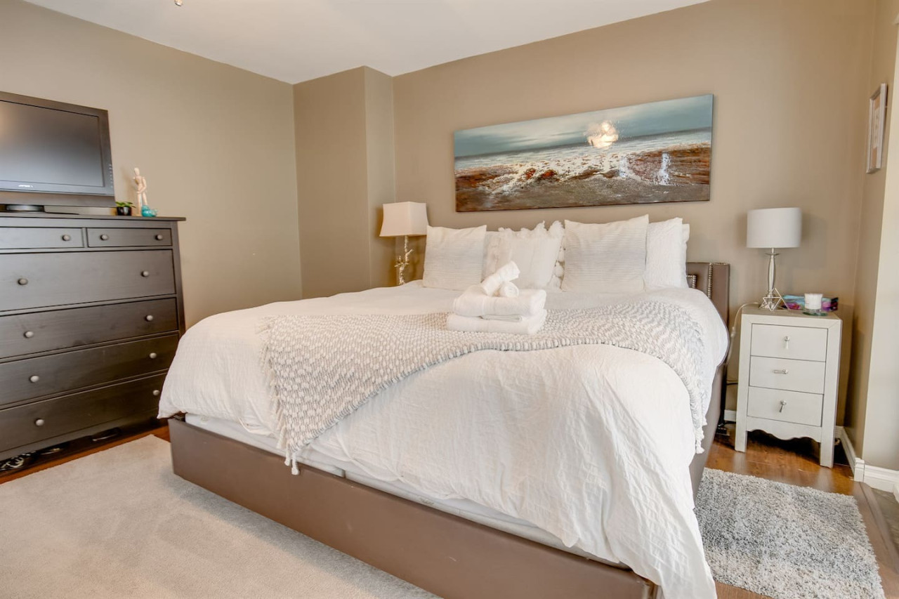 the-kingsville-house-with-salt-water-pool-open-may-1st/