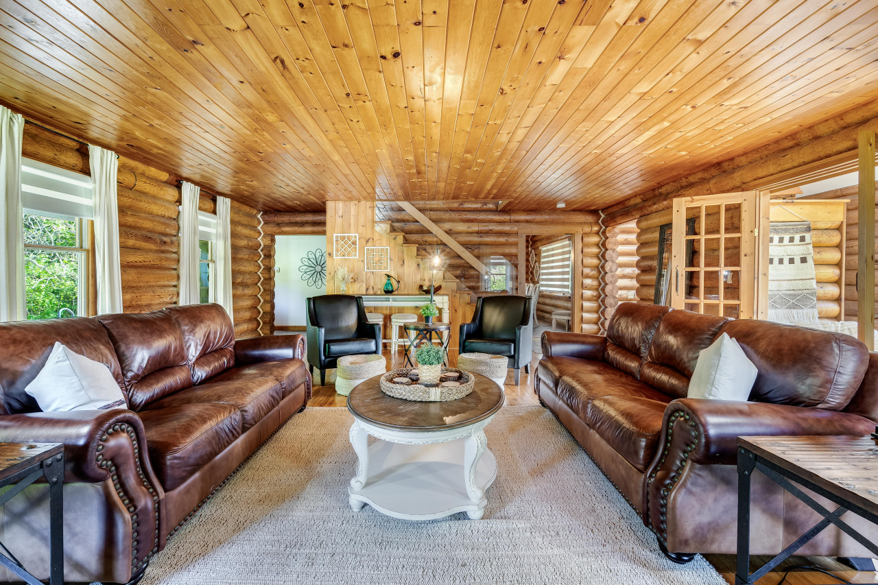 the-log-house-trillium-woodlands:-kingsville!/