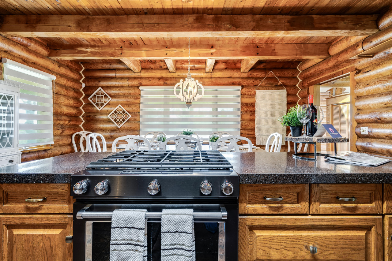 the-log-house-trillium-woodlands:-kingsville!/