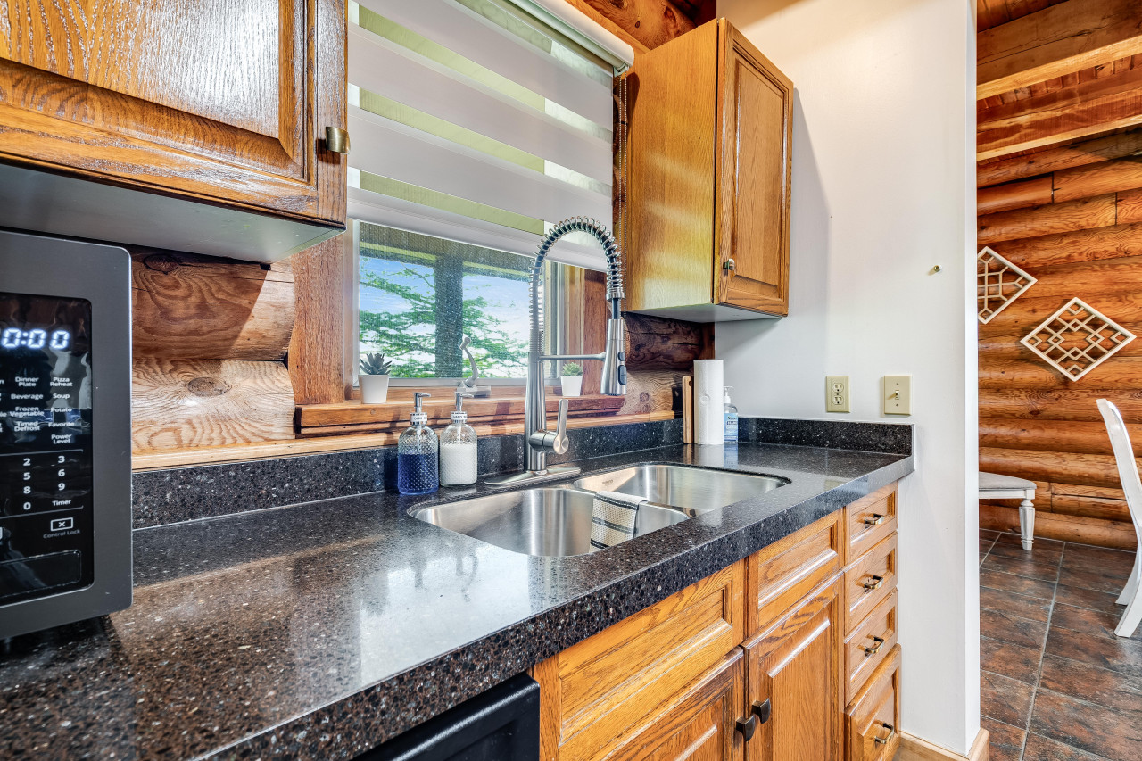 the-log-house-trillium-woodlands:-kingsville!/