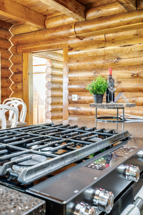 the-log-house-trillium-woodlands:-kingsville!/