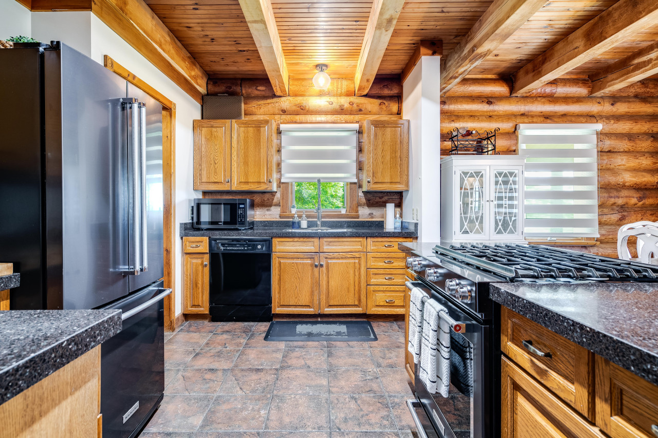 the-log-house-trillium-woodlands:-kingsville!/