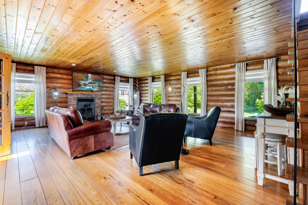 the-log-house-trillium-woodlands:-kingsville!/