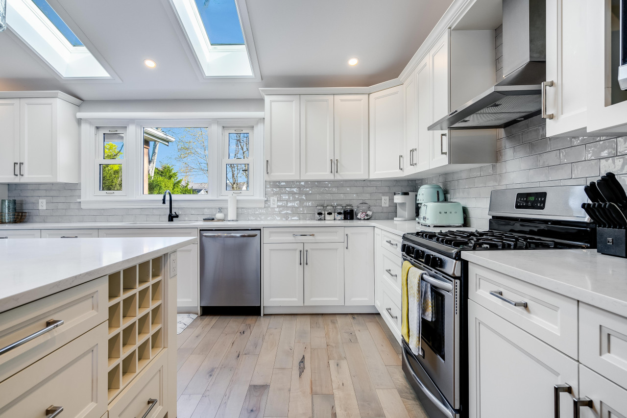 4-bed-lux-oasis-salt-water-pool-closes-nov-1/