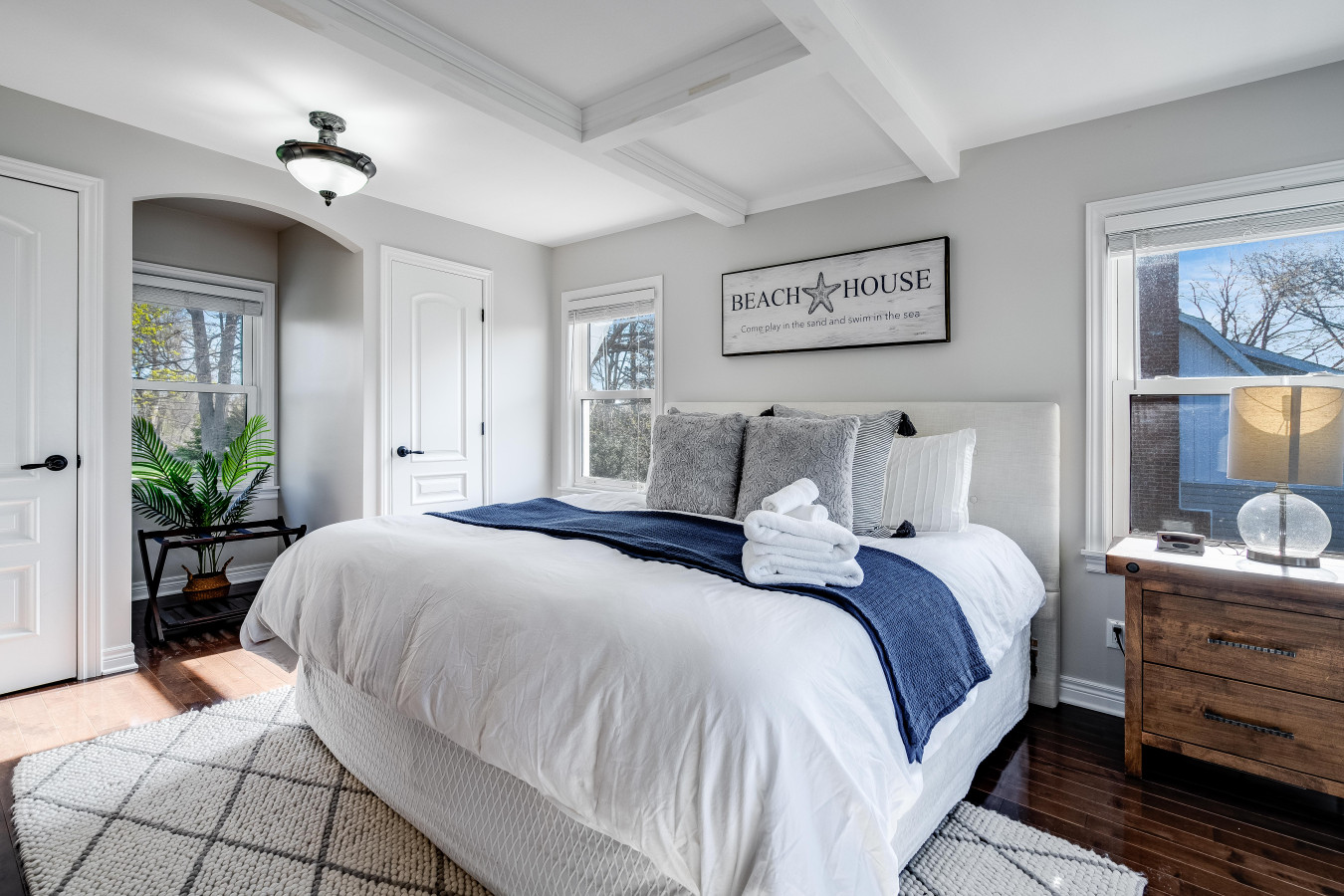 4-bed-lux-oasis-salt-water-pool-closes-nov-1/