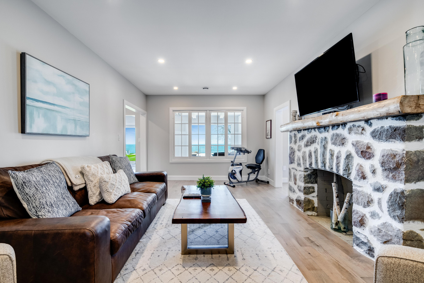 4-bed-lux-oasis-salt-water-pool-closes-nov-1/