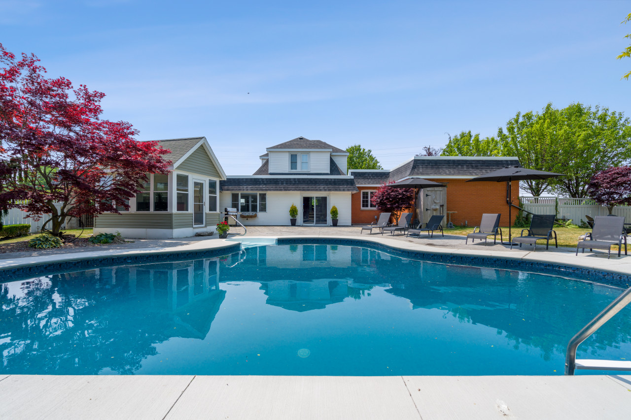 the-orchard-house-with-salt-water-pool/