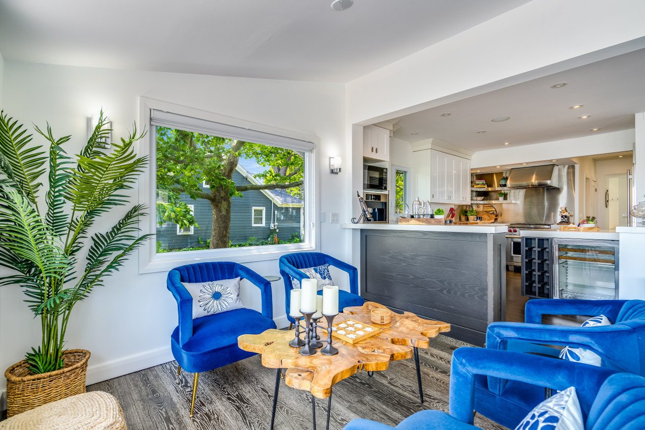 water's-edge-oasis-with-salt-water-pool/