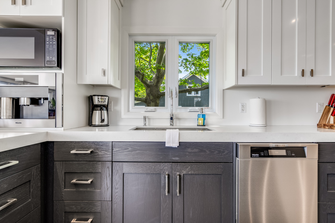 water's-edge-oasis-with-salt-water-pool/