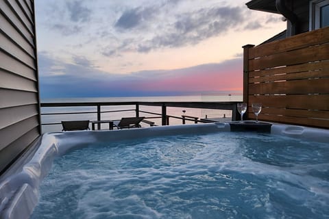 Sunset Beach Escape Lake House