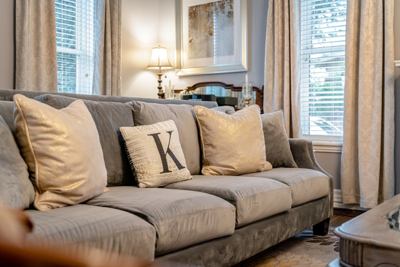 on-the-vine-room-at-the-kingsville-house/