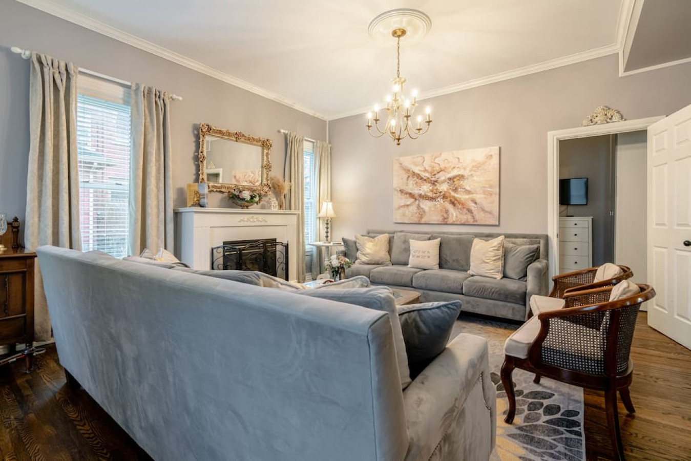 on-the-vine-room-at-the-kingsville-house/