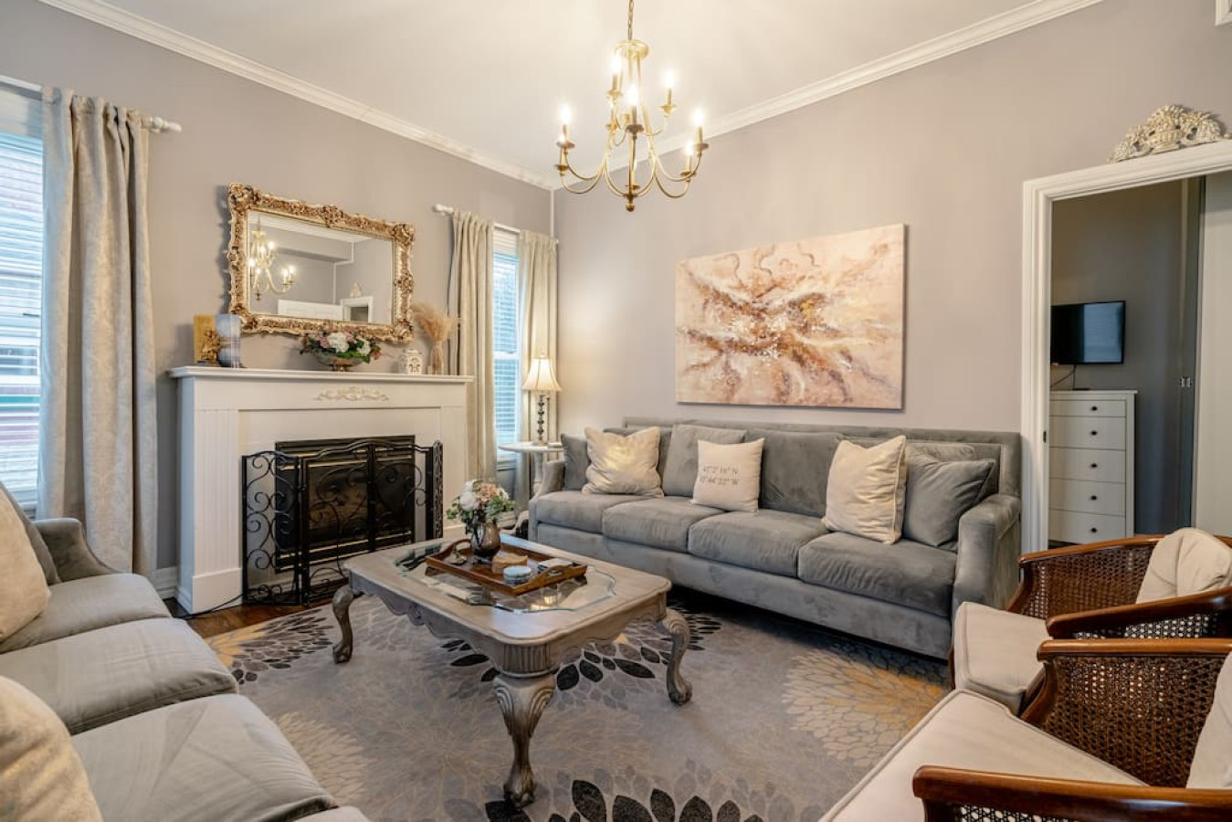 on-the-vine-room-at-the-kingsville-house/