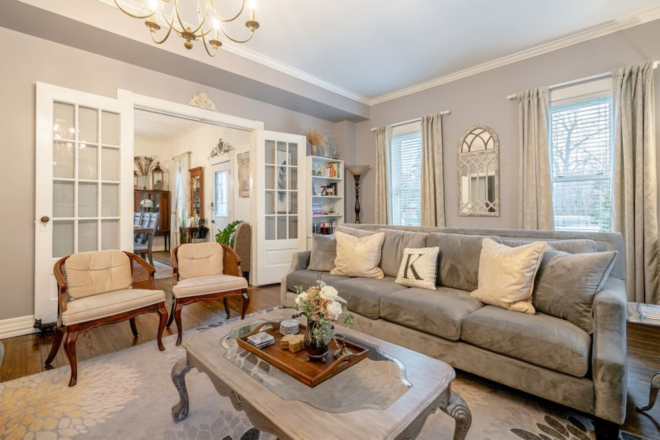 on-the-vine-room-at-the-kingsville-house/