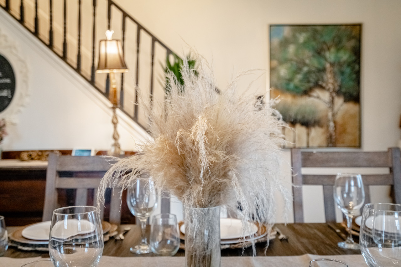 on-the-vine-room-at-the-kingsville-house/