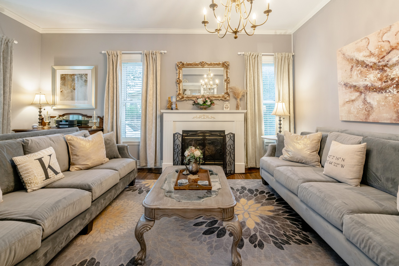 on-the-vine-room-at-the-kingsville-house/