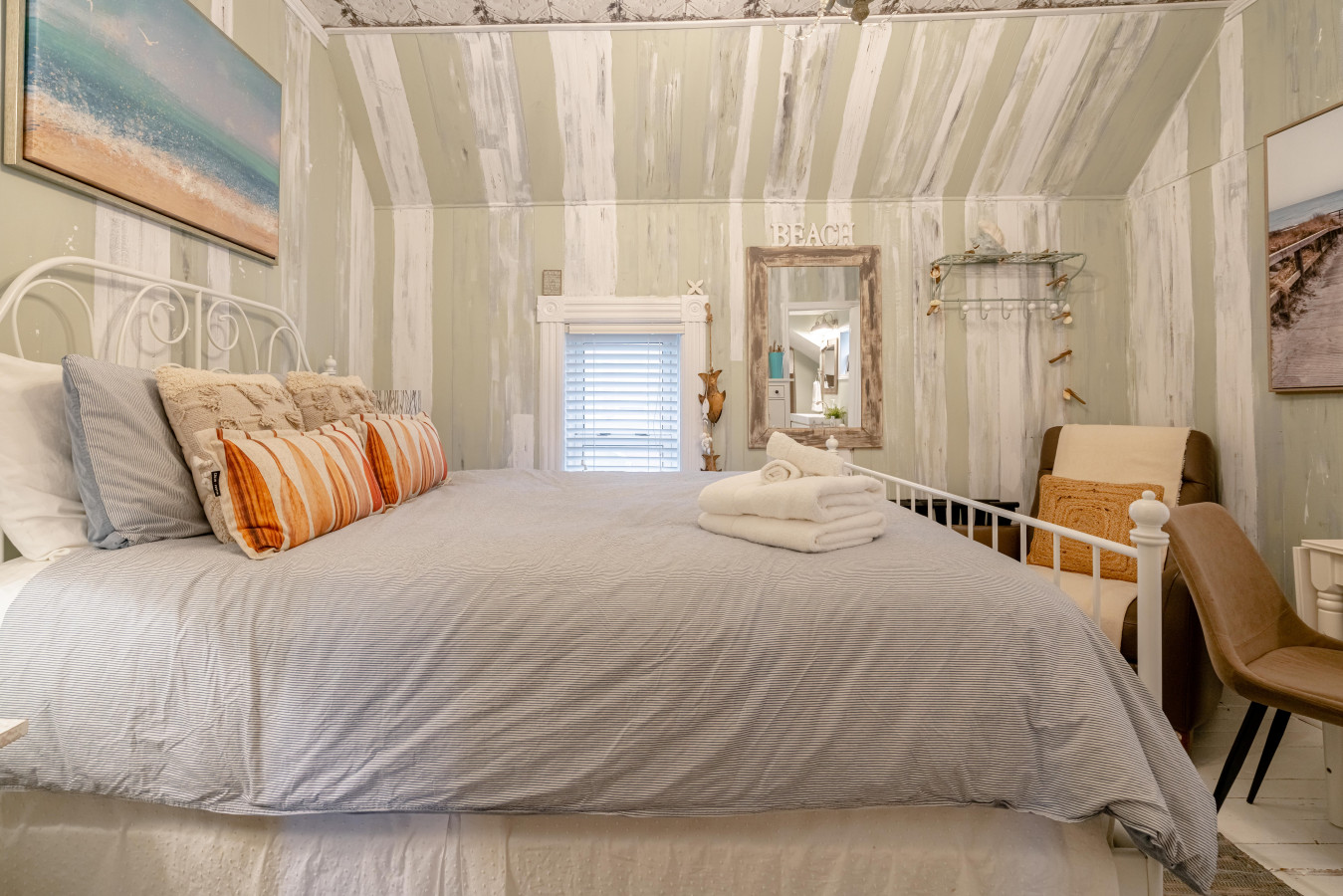 kh-the-beach-house-room!/
