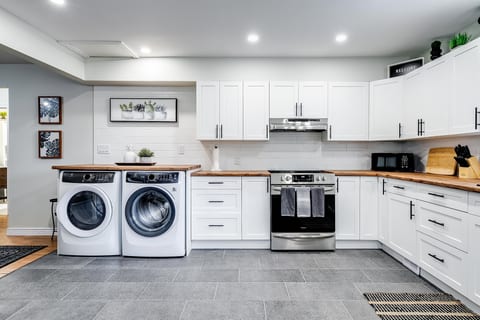 Kitchen/Laundry