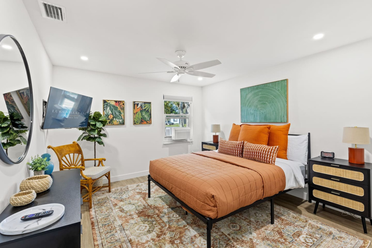 tropical-haven-in-ft.-myers-w-heated-pool./