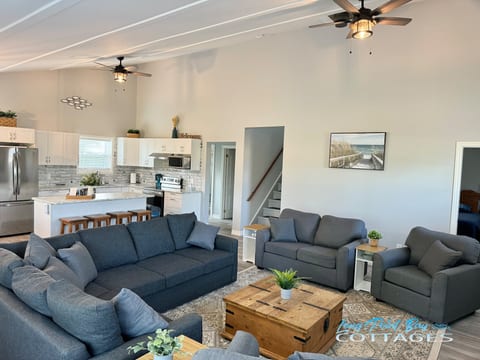 LONG POINT - HERONS LANDING sleeps 8-12 beach/bird watch