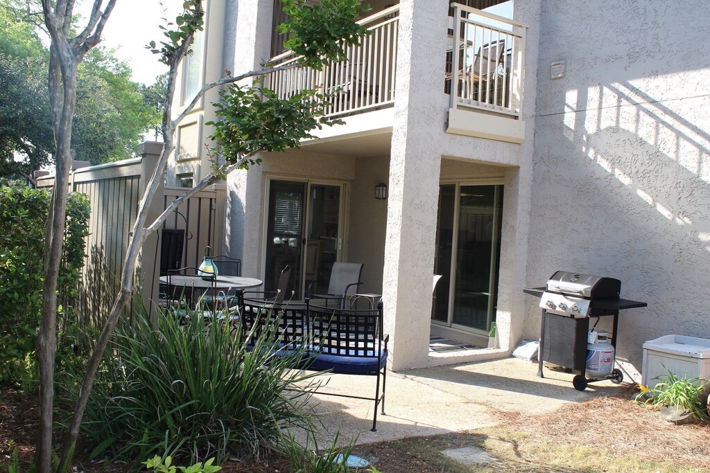 Outdoor patio. Has gas grill and a beach box with two beach chairs and a wagon Outdoor patio. Has gas grill and a beach box with two beach chairs and a wagon - Sea Pines at South Beach - Hilton Head Island
