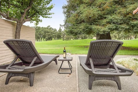 Relaxation on Silverado Fairway