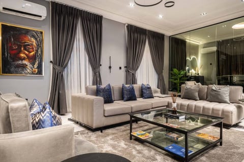 Luxury 2BR Penthouse | Ikoyi | Lagos | Fast Wi-fi