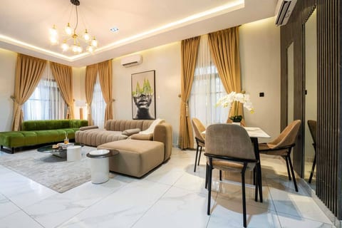 Modern 4BR Apartment, Parkview Ikoyi