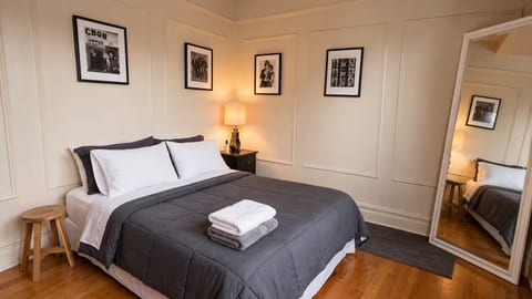 Charming 2-Bedroom Entire Apartment in Prime area