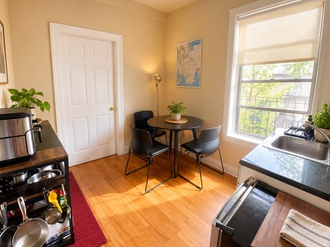 Charming 2-Bedroom Entire Apartment in Prime area