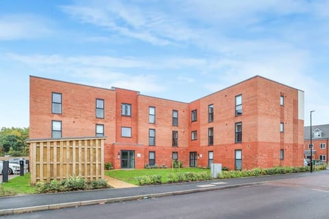 Harmony: 5 Mins to City Centre, Balcony, Fast WiFi